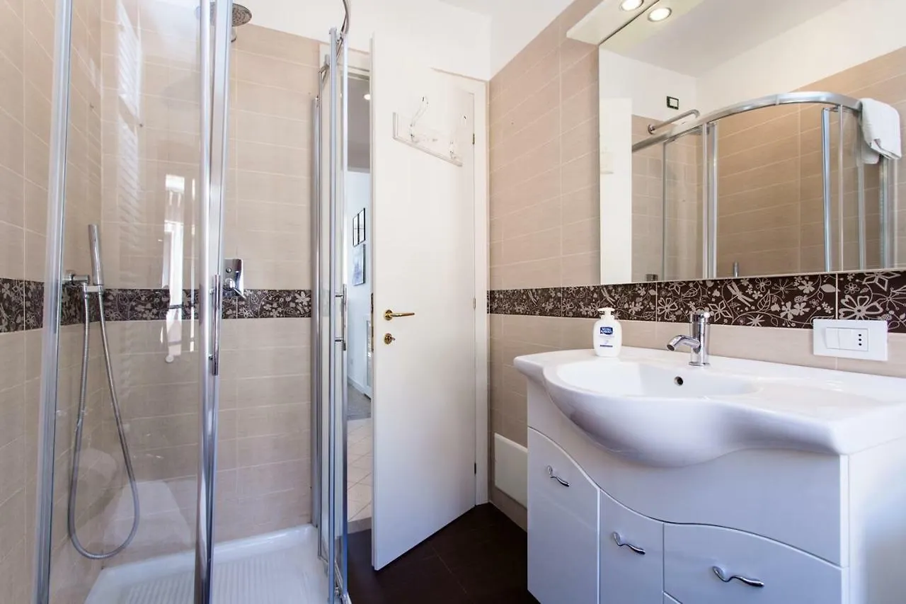 Prince Apartments Venecia 0*,
